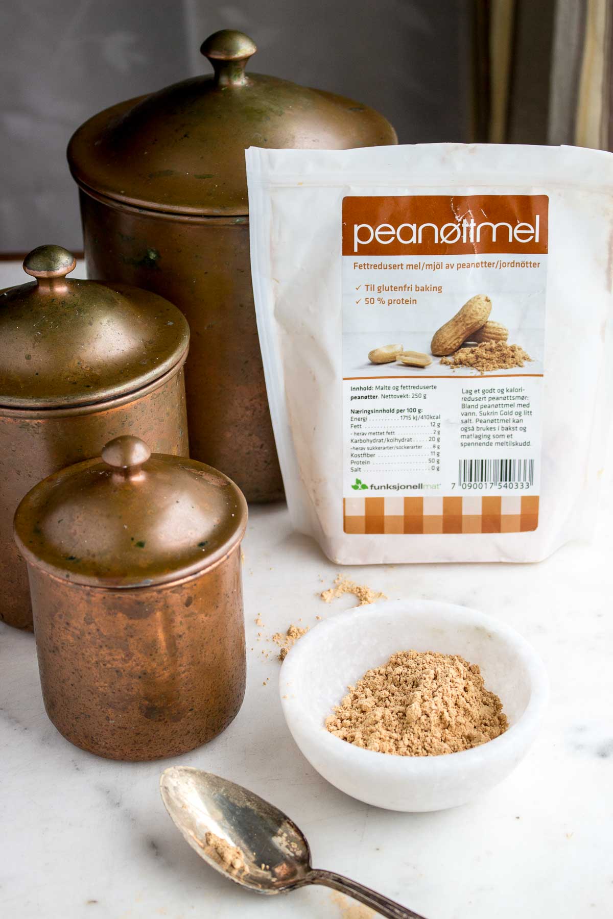 Use this Sukrin Peanut Flour in cakes, puddings & pie crusts or mix with water for a LC, LF, SF peanut butter!